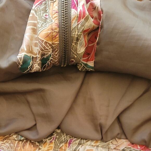 EVR Vintage Women's 100% Silk Bomber Jacket Full Zip Pockets Size Medium - Picture 10 of 15